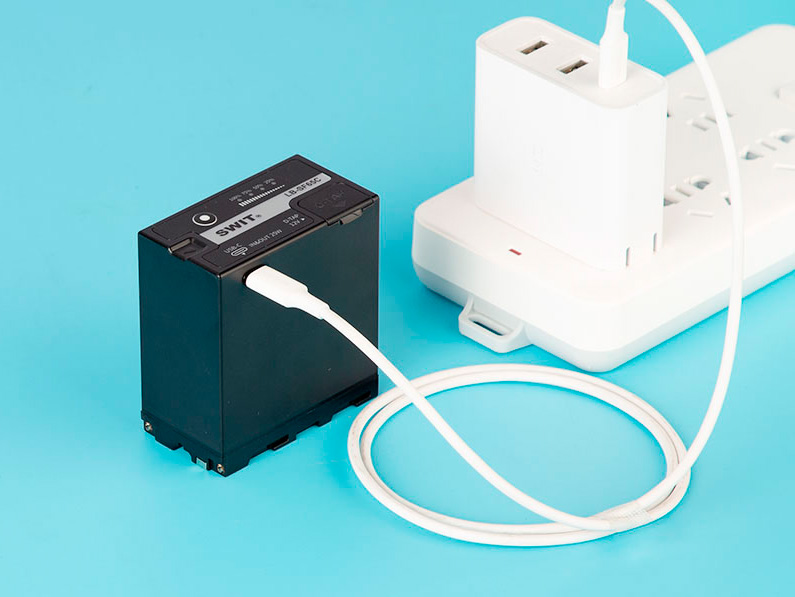 Аккумулятор SWIT LB-SF65C типа Sony NP-F, 65 Втч, разъемы D-Tap, USB-C