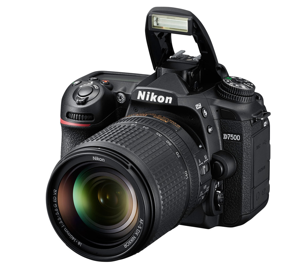 Зеркальный фотоаппарат Nikon D7500 Kit с AF-S 18-140 VR
