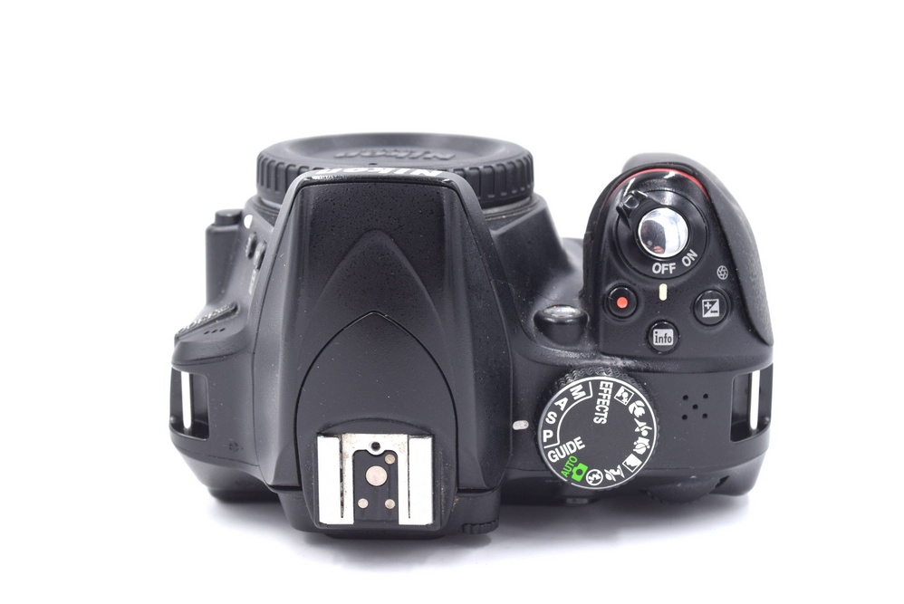 Зеркальный фотоаппарат Nikon D3300 Body (состояние 4) (б/у)