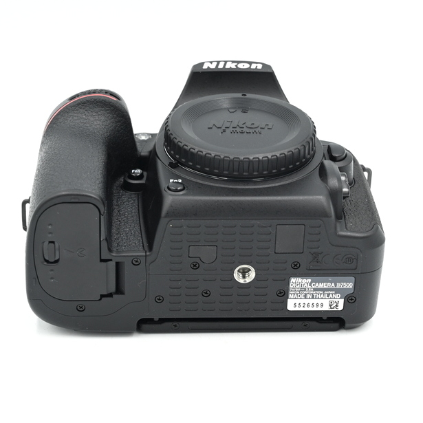 Зеркальный фотоаппарат Nikon D7500 Body (состояние 5) (б/у)