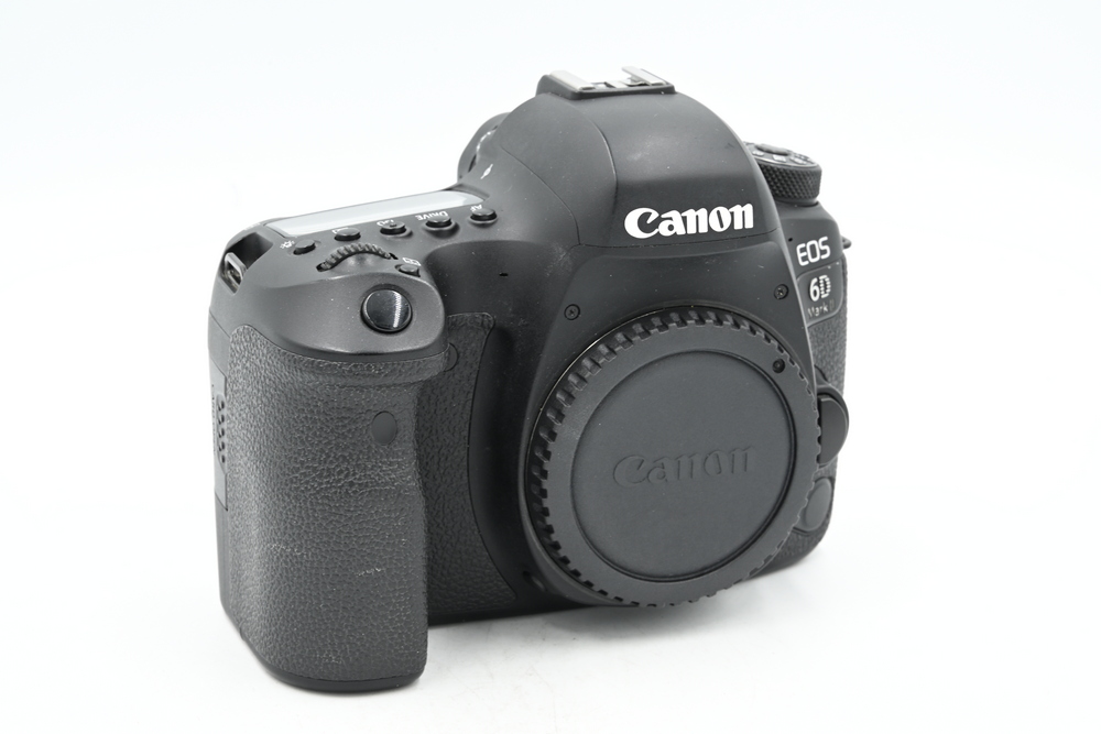 Зеркальный фотоаппарат Canon EOS 6D Mark II body (состояние 5-) (б/у)
