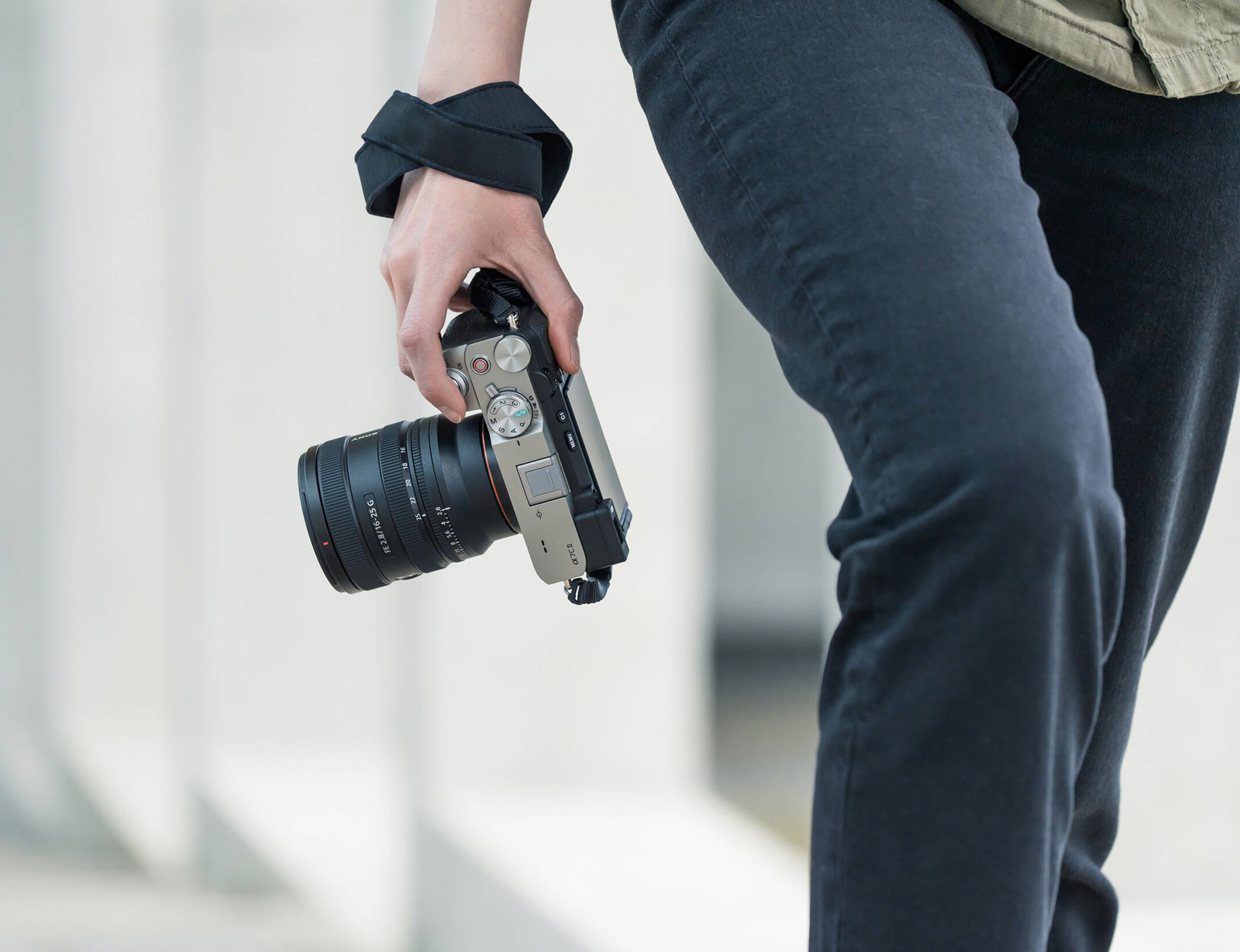 Объектив Sony FE 16-25mm f/2.8 G