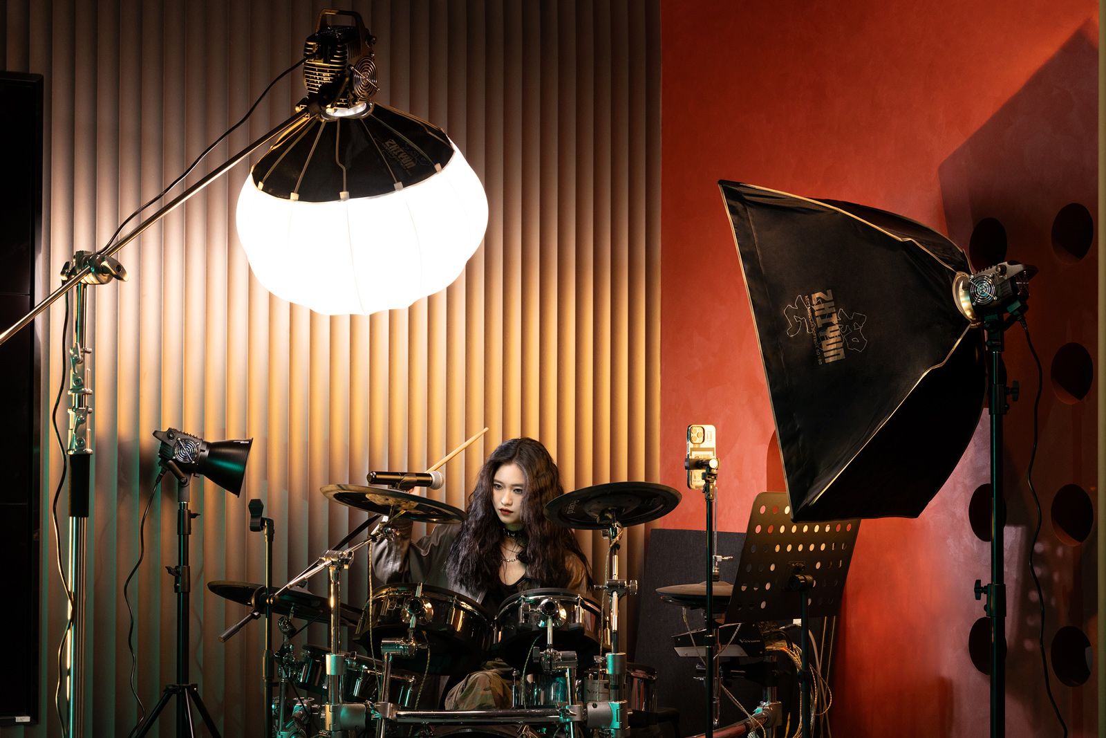 Осветитель Zhiyun MOLUS B200, светодиодный, 2700-6500К, 200 Вт