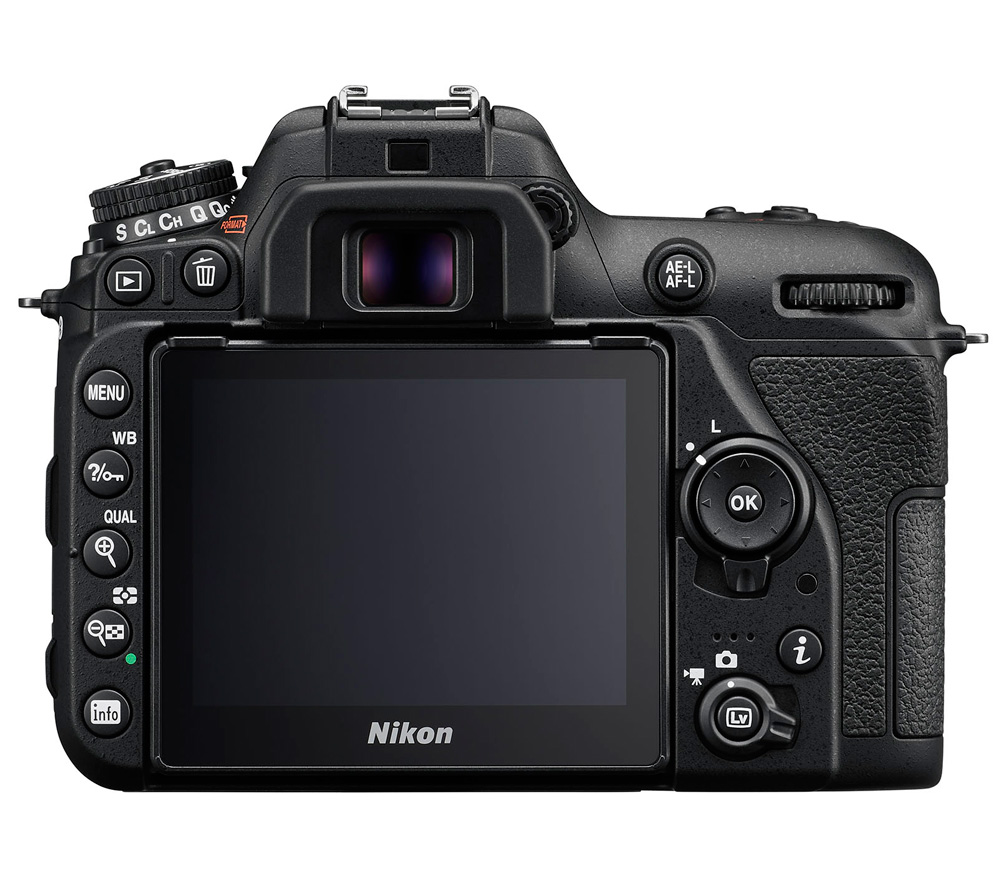 Зеркальный фотоаппарат Nikon D7500 Kit AF-S 18-140 VR DX