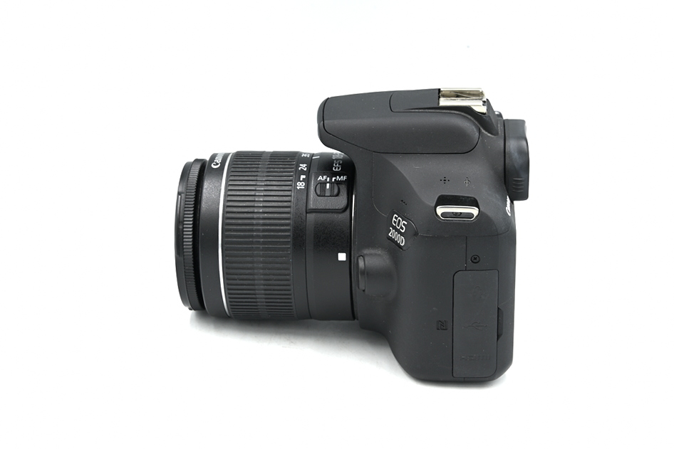 Зеркальный фотоаппарат Canon EOS 2000D Kit EF-S 18-55mm DC (состояние 5-) (б/у)