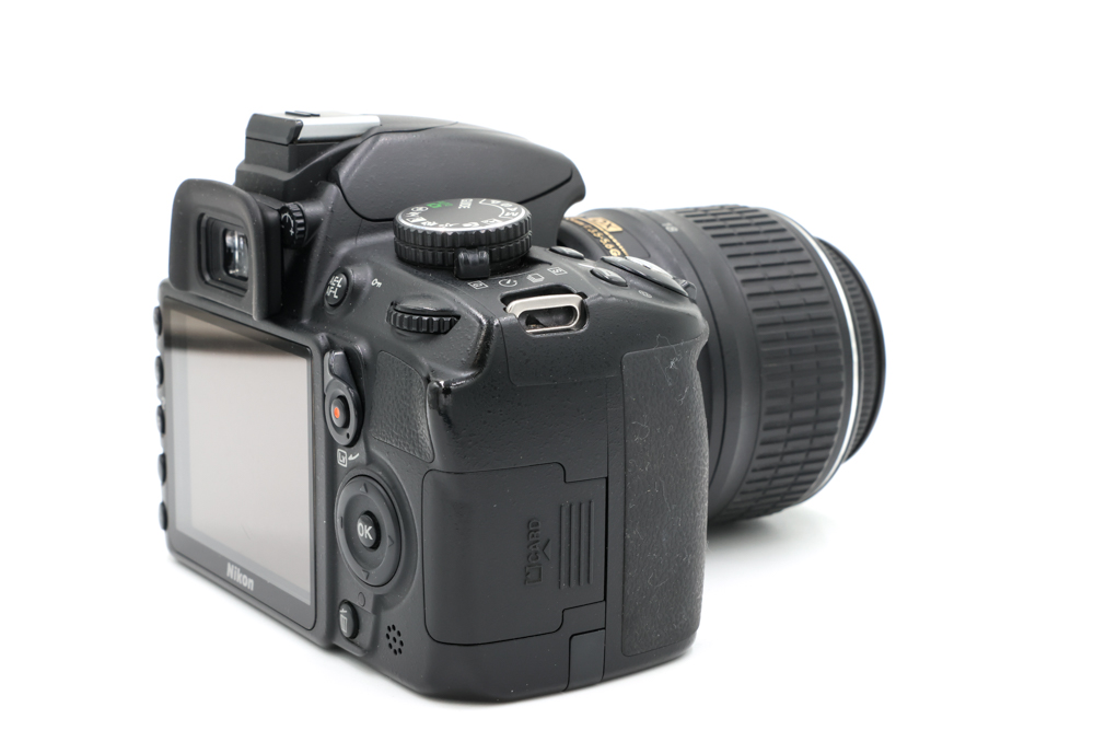 Зеркальный фотоаппарат Nikon D3100 Kit 18-55mm f/3.5-5.6G VR DX (состояние 4) (б/у)