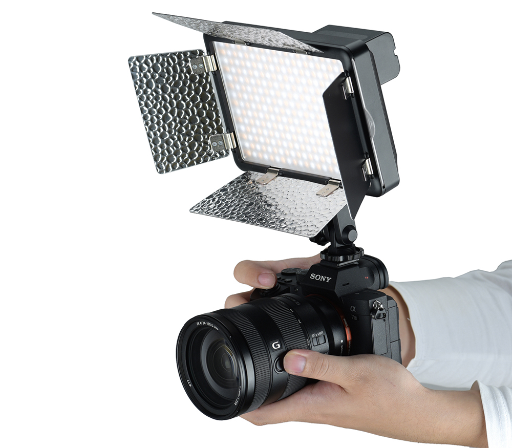 Осветитель Godox LF308D, светодиодный, 18 Вт, 5600К, накамерный с функцией вспышки (без пульта)