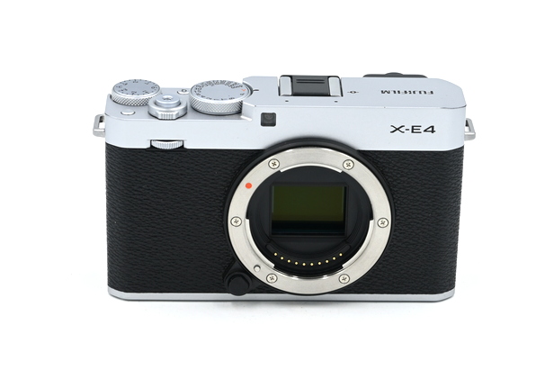 Беззеркальный фотоаппарат Fujifilm X-E4 + MHG-XE4 Silver (состояние 5) (б/у)