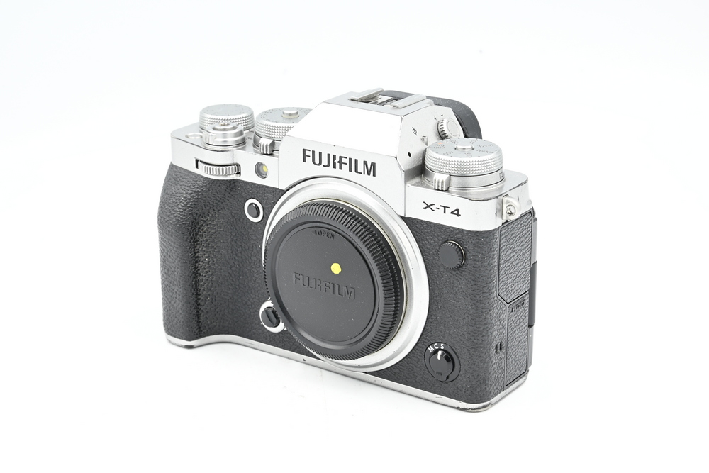 Беззеркальный фотоаппарат Fujifilm X-T4 Body, серебристый (состояние 4) (б/у)