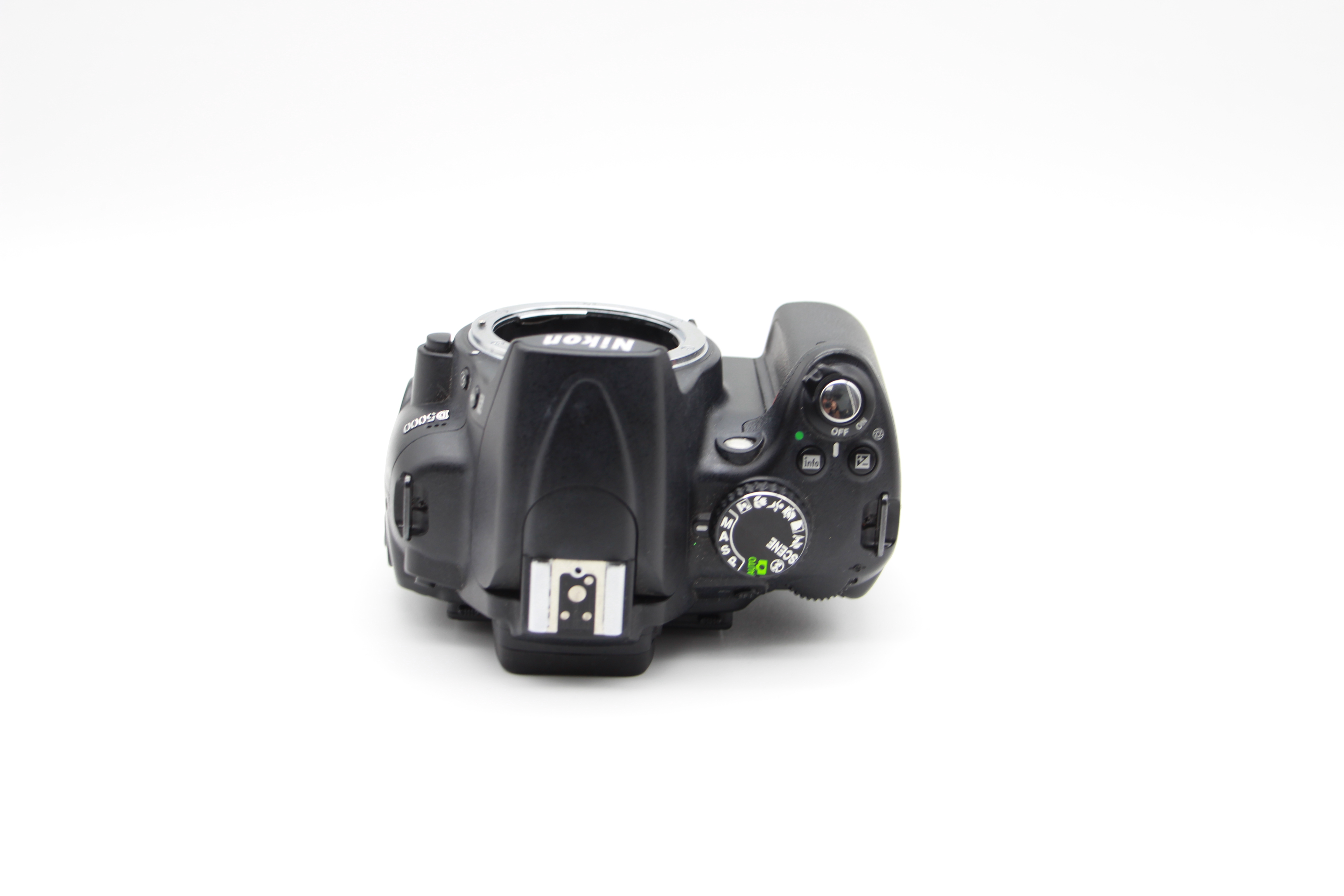 Зеркальный фотоаппарат Nikon D5000 Body (состояние 4) (б/у)
