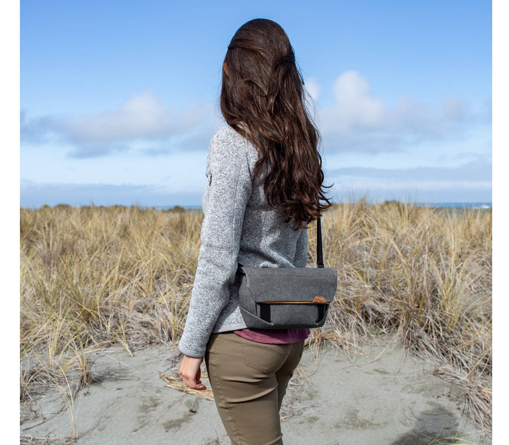 Чехол Peak Design Field Pouch V2 Charcoal, темно-серый