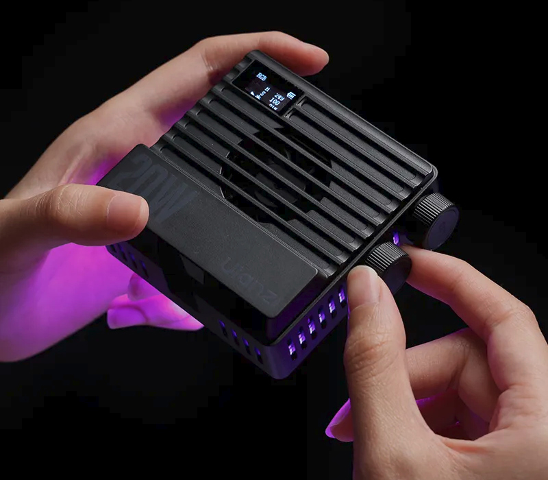 Осветитель Ulanzi LE20 RGB Pocket Light, 2500-9000К, 20 Вт