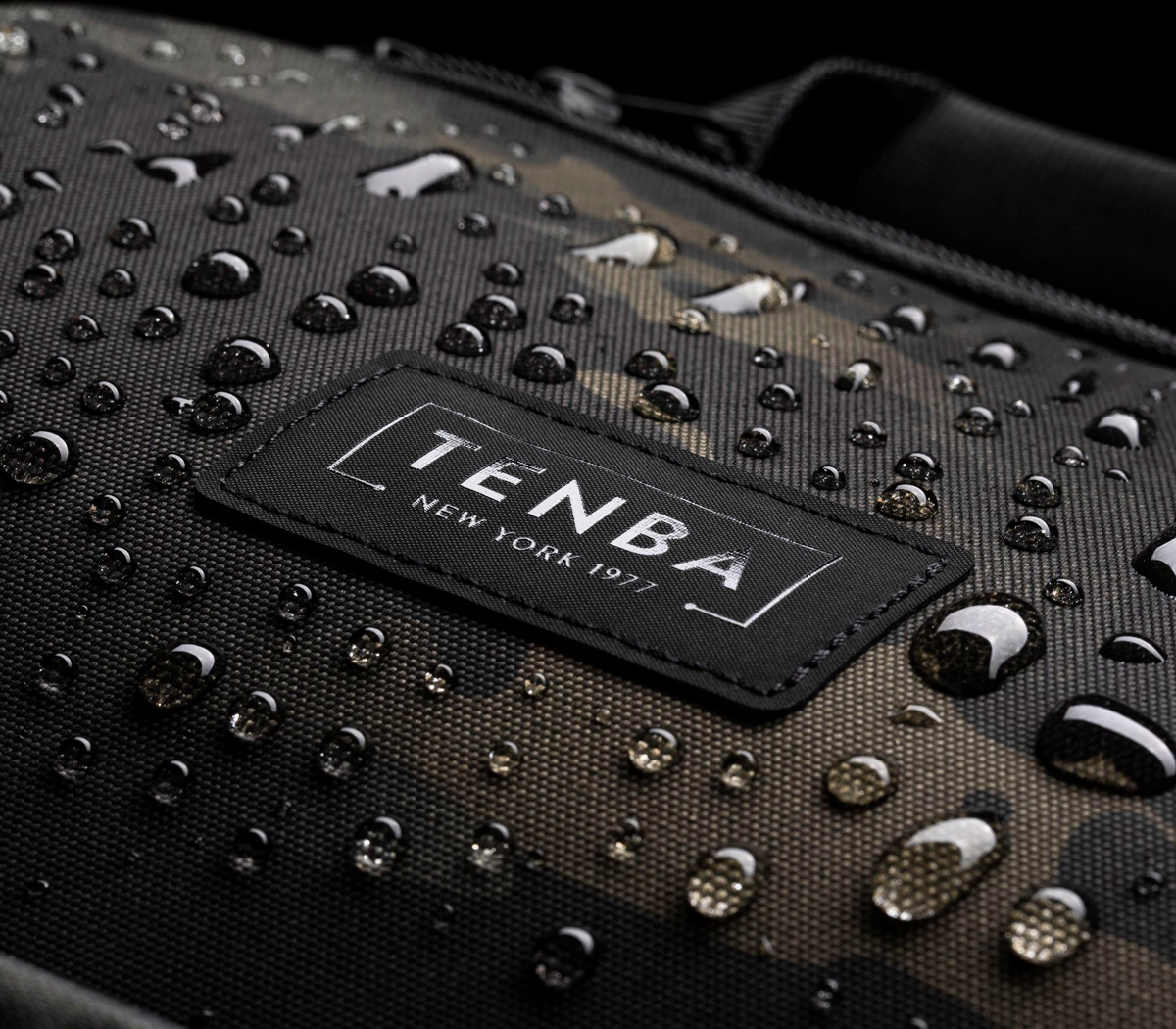 Рюкзак Tenba Axis v2 Tactical LT Backpack 18 камуфляж