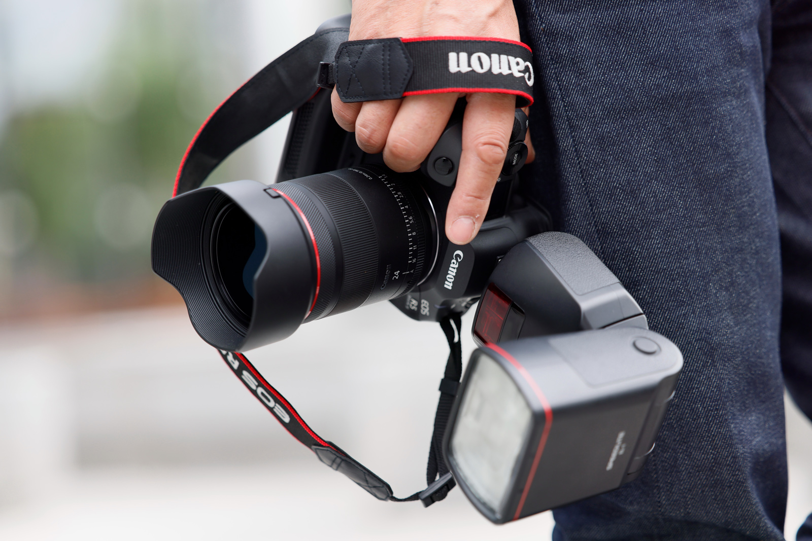 Объектив Canon RF 24mm f/1.4 L VCM
