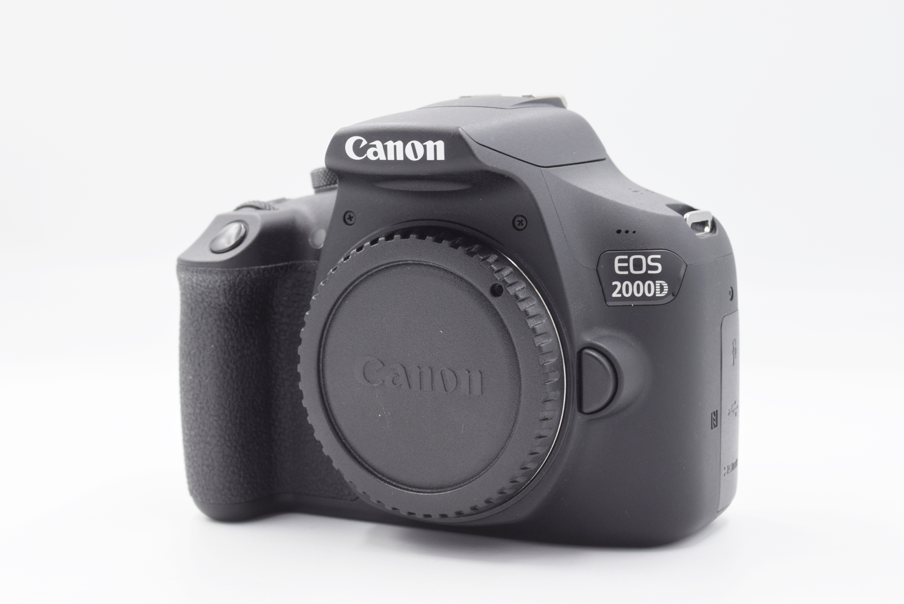 Зеркальный фотоаппарат Canon EOS 2000D Body (состояние 5-) (б/у)
