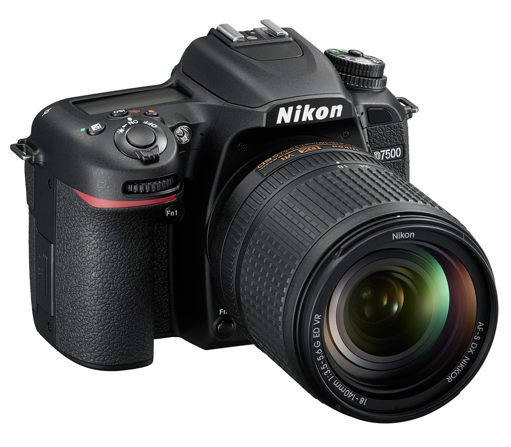 Зеркальный фотоаппарат Nikon D7500 Kit с AF-S 18-140 VR
