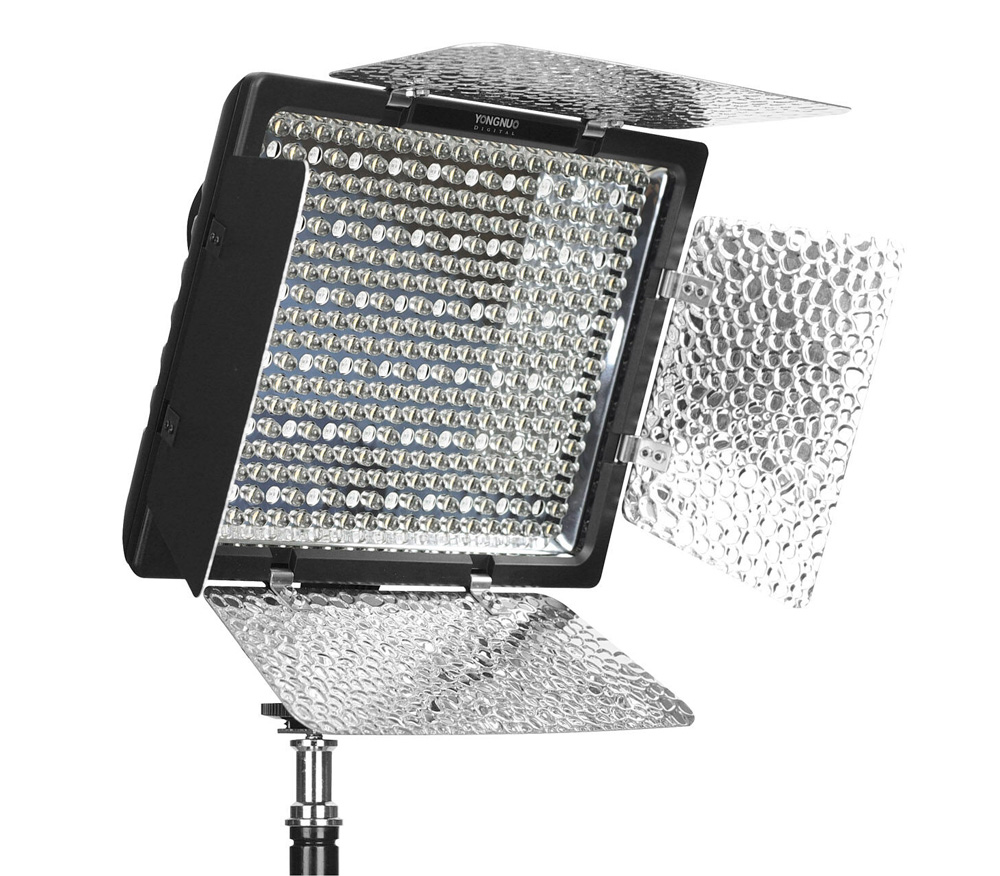Осветитель Yongnuo YN300 IV, светодиодный, 3200-5600K, RGB, 18 Вт