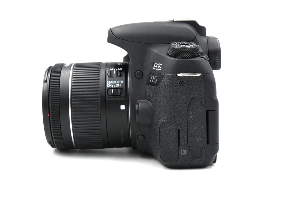 Зеркальный фотоаппарат Canon EOS 77D kit 18-55 IS STM (состояние 5) (б/у)