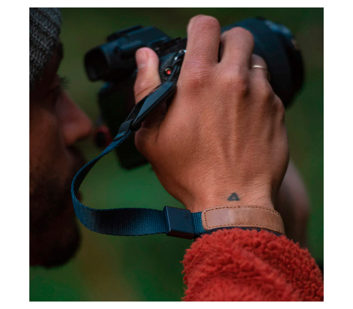 Ремень на запястье Peak Design Cuff, темно-синий (Midnight)
