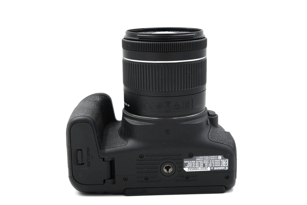 Зеркальный фотоаппарат Canon EOS 77D kit 18-55 IS STM (состояние 5) (б/у)