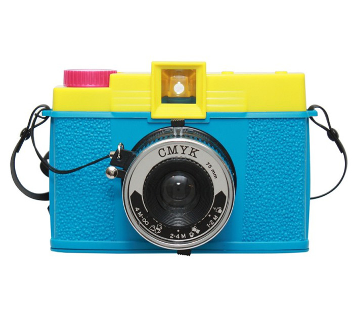 Пленочный фотоаппарат Lomography Diana F+ CMYK