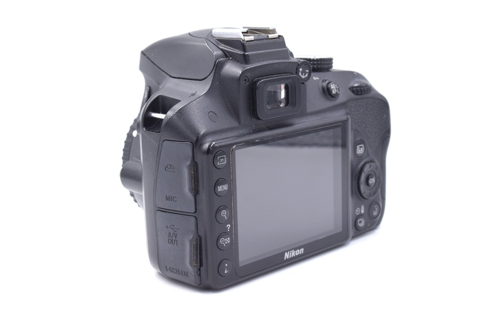 Зеркальный фотоаппарат Nikon D3300 Body (состояние 4) (б/у)