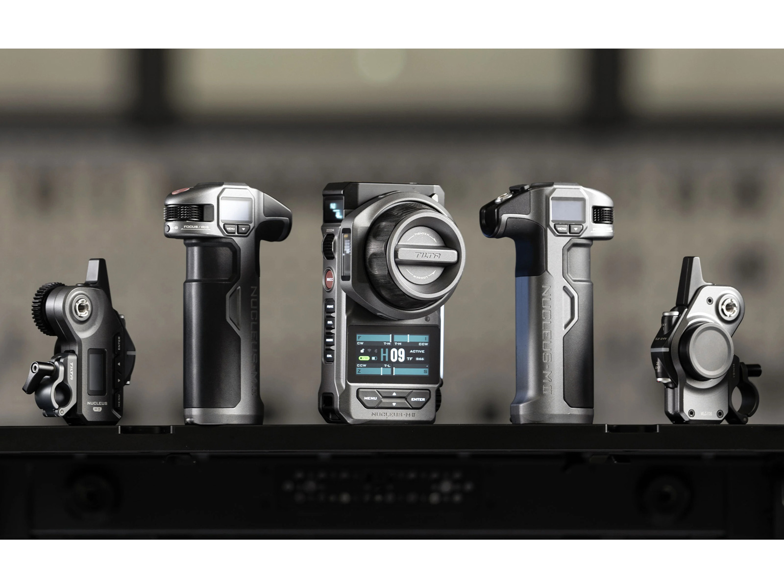 Комплект Follow Focus Tilta Nucleus-M II Ultimate Kit, 2 рукоятки + FIZ модуль + 2 мотора