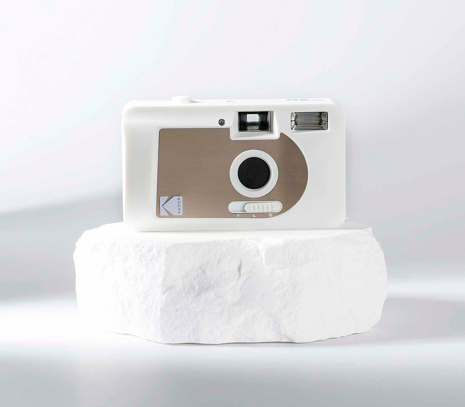 Компактный фотоаппарат Kodak S88 Motorized Film Camera White