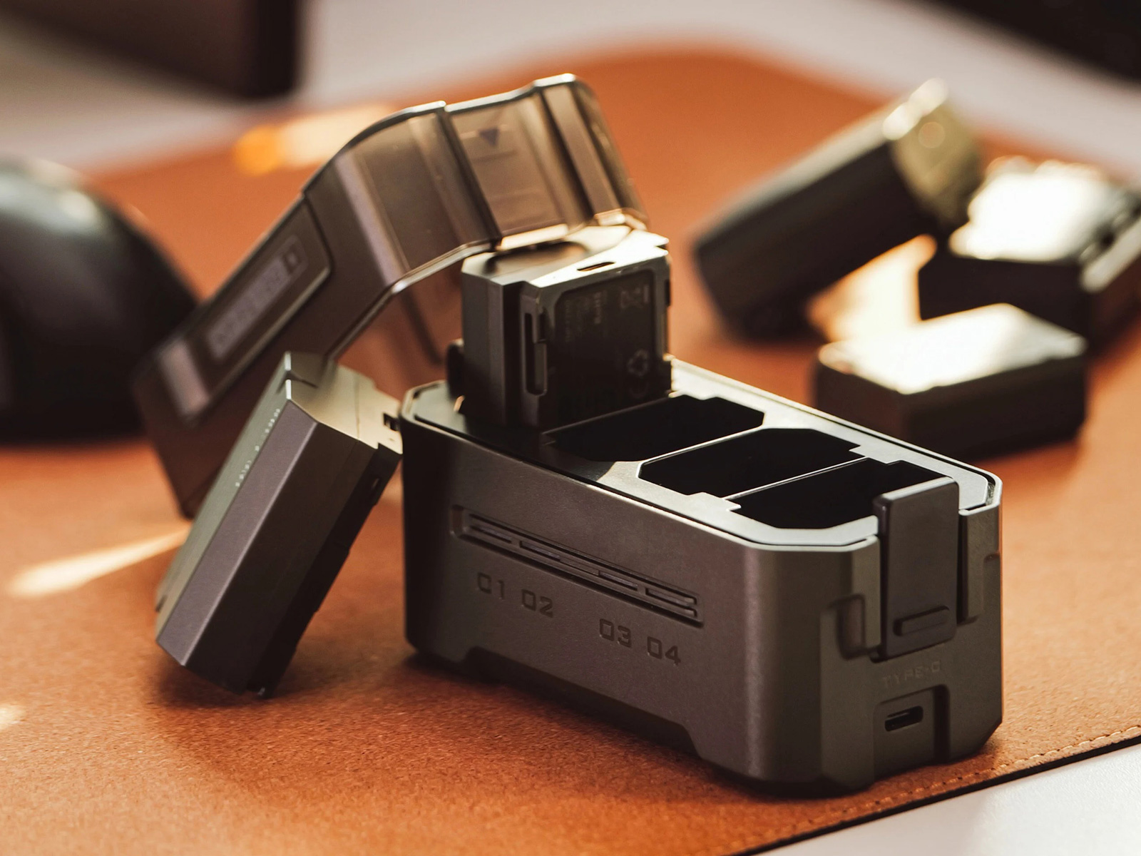 Зарядная станция Tilta Charging Station Battery Kit для 4х NP-FZ100 + 2 АКБ в комплекте