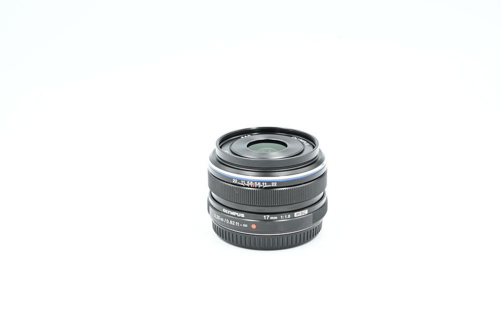 Объектив Olympus M.Zuiko 17mm f/1.8 Digital, черный (состояние 5-) (б/у)