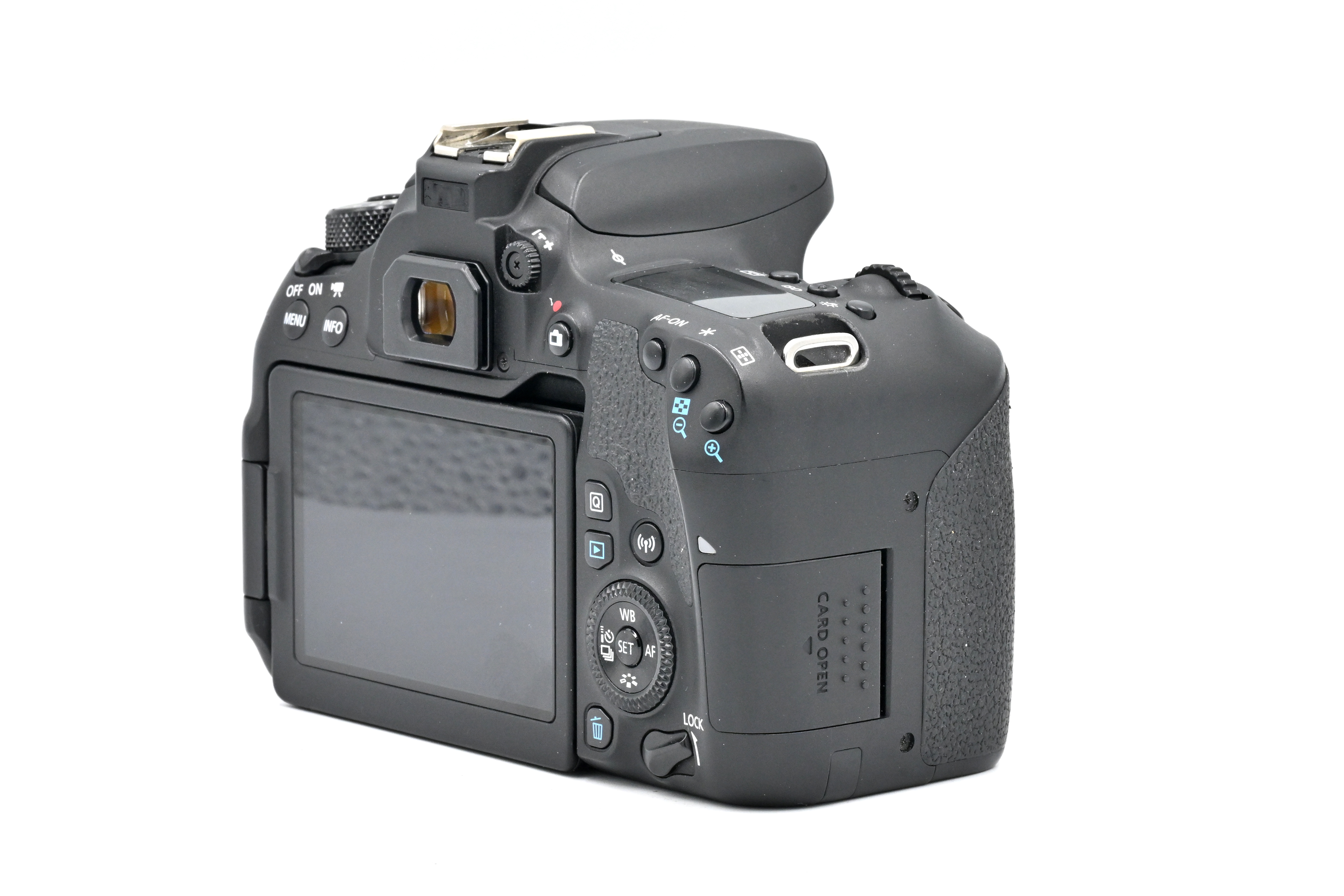Зеркальный фотоаппарат Canon EOS 77D body (состояние 5-) (б/у)