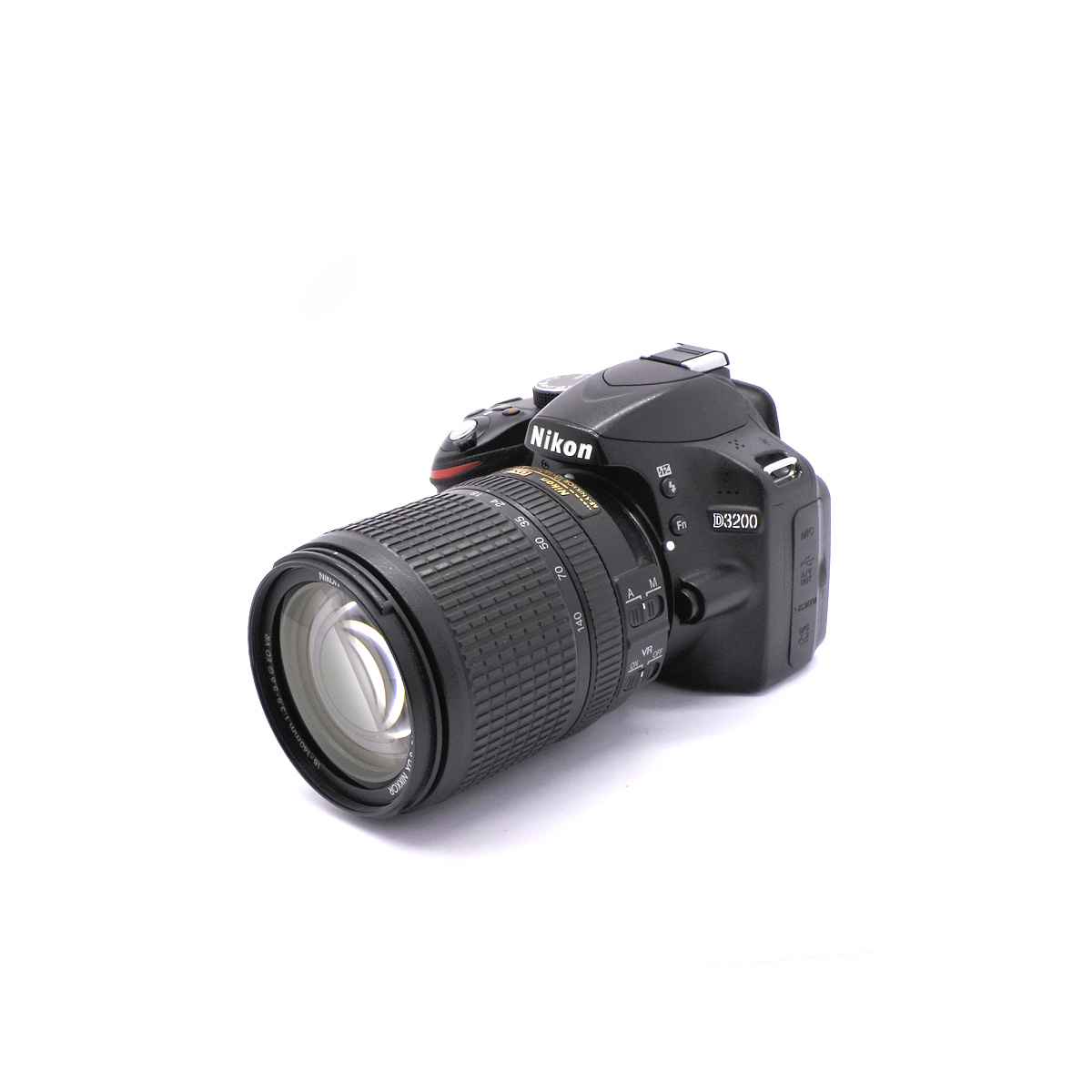 Зеркальный фотоаппарат Nikon D3200 Kit AF-S 18-140mm f/3.5-5.6G VR DX (состояние 4) (б/у)