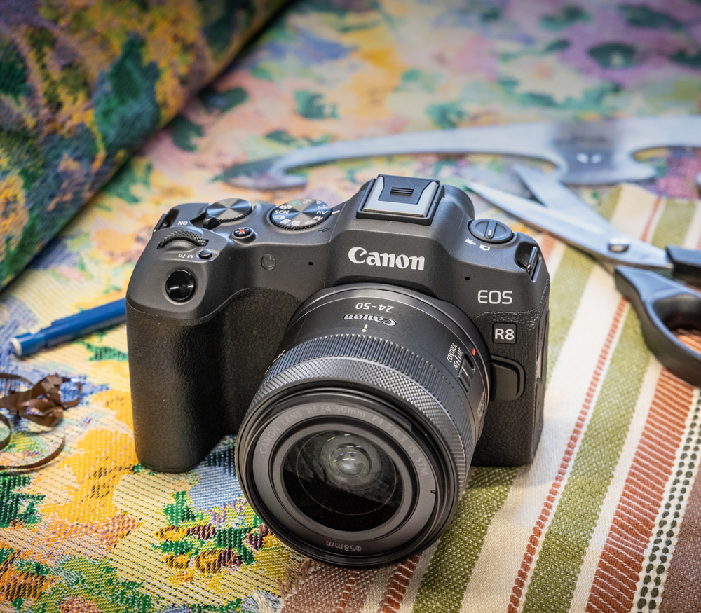 Беззеркальный фотоаппарат Canon EOS R8 Kit RF 24-50mm IS STM