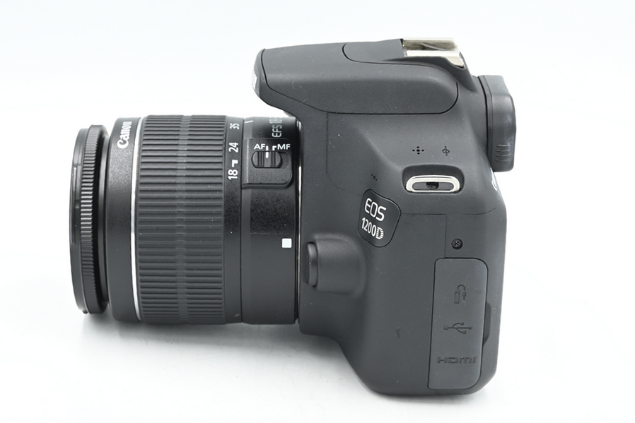 Зеркальный фотоаппарат Canon EOS 1200D Kit 18-55mm III (состояние 5-) (б/у)