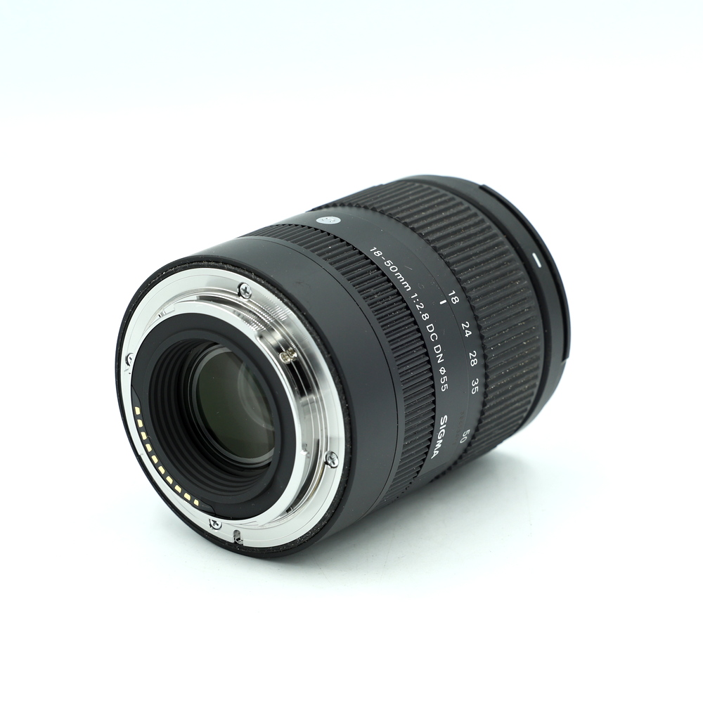 Объектив Sigma AF 18-50mm f/2.8 DC DN (C) E-Mount (состояние 5-) (б/у)