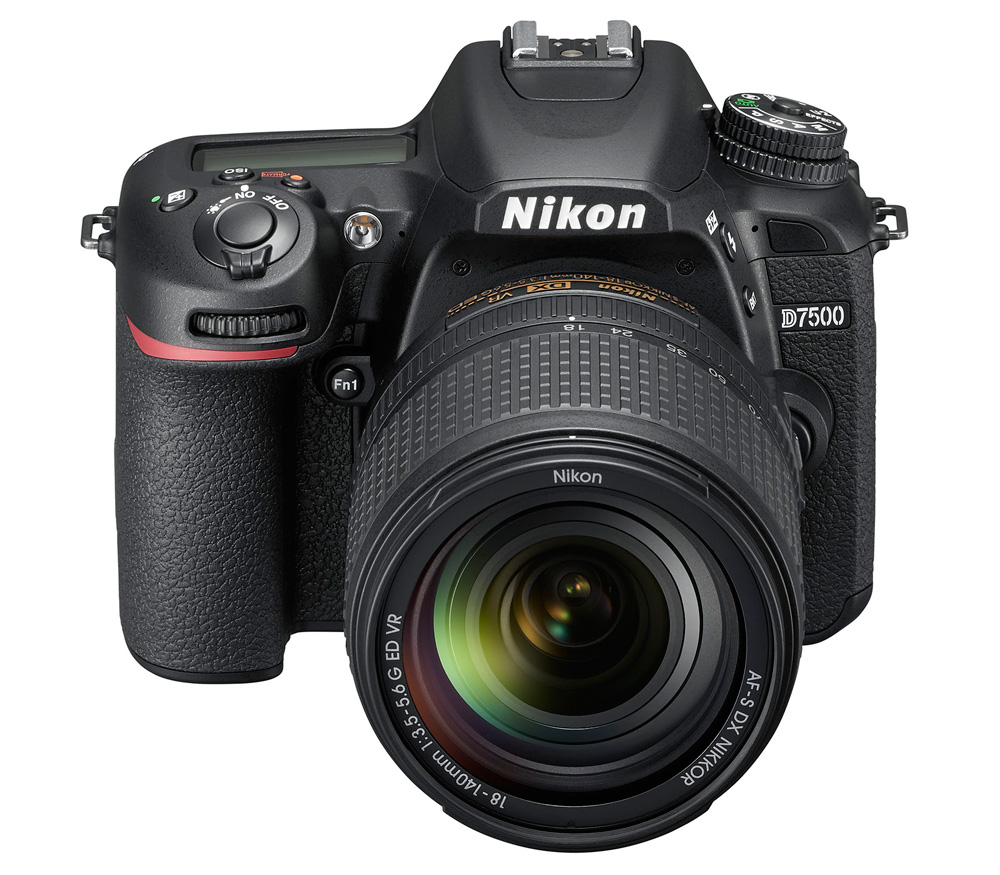 Зеркальный фотоаппарат Nikon D7500 Kit с AF-S 18-140 VR