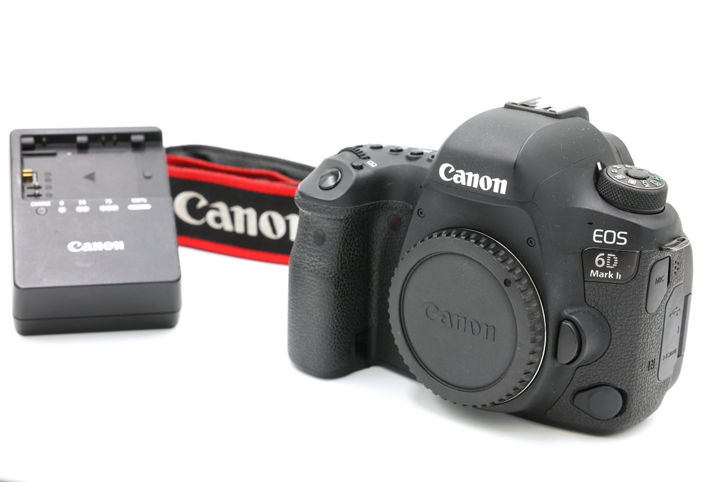 Зеркальный фотоаппарат Canon EOS 6D Mark II Body (состояние 5-) (б/у)
