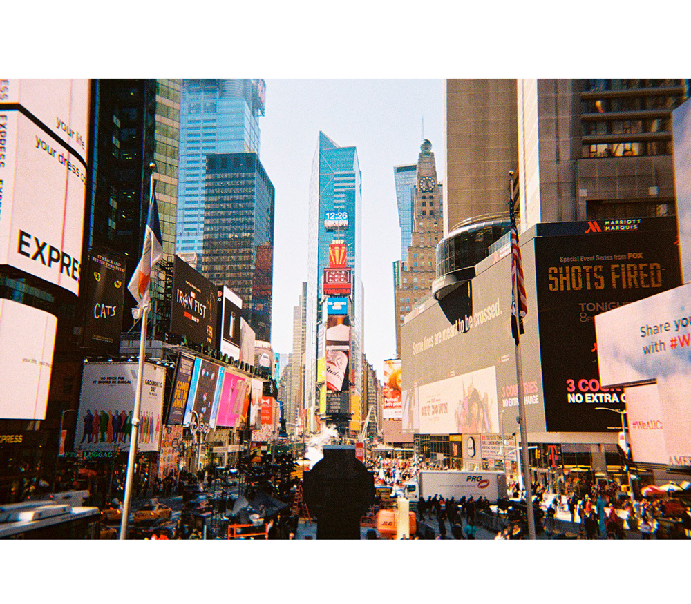 Пленочный фотоаппарат Lomography Simple Use 400/36 Color Negative (уцененный)