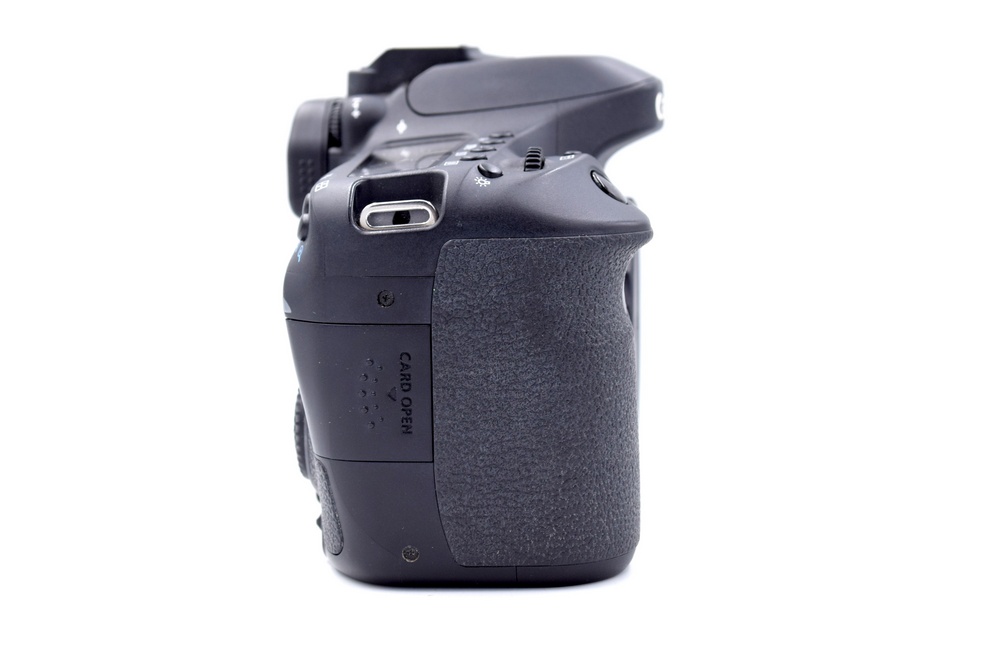 Зеркальный фотоаппарат Canon EOS 80D Body (состояние 5-) (б/у)