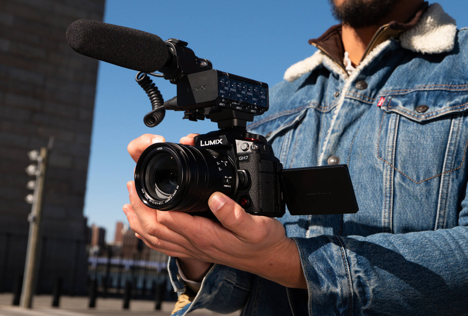 Беззеркальный фотоаппарат Panasonic Lumix GH7 Kit 12-60mm f/2.8-4, английское меню