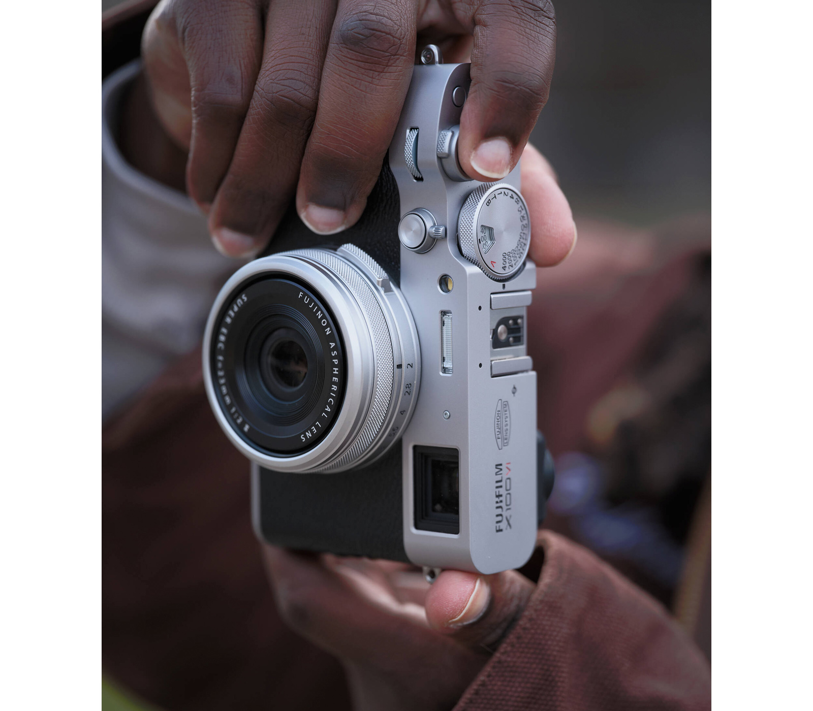 Компактный фотоаппарат Fujifilm X100VI, серебристый