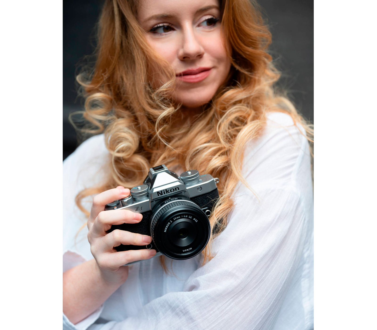 Беззеркальный фотоаппарат Nikon Z f Body, серебристый