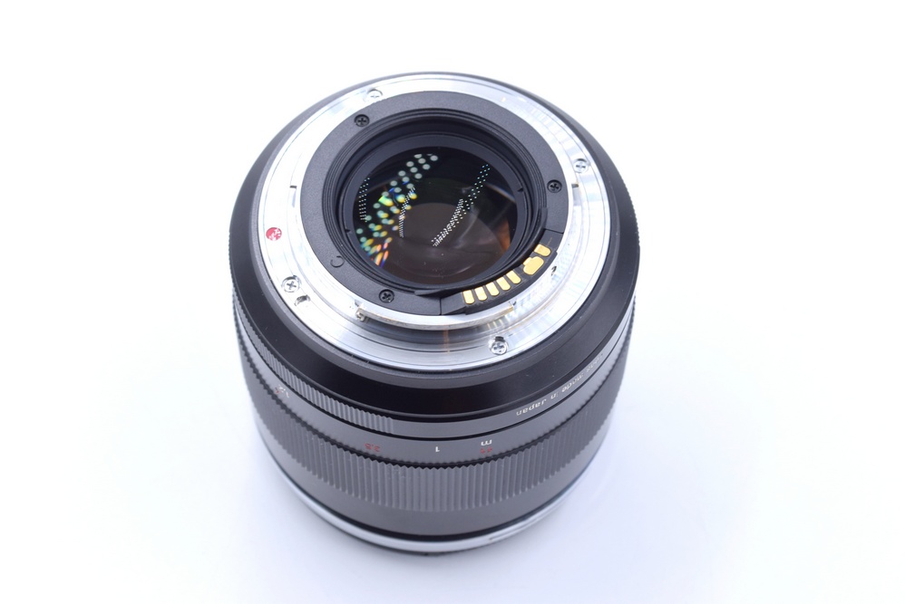 Объектив Zeiss Planar 85mm f/1.4 Canon EF (состояние 5-) (б/у)