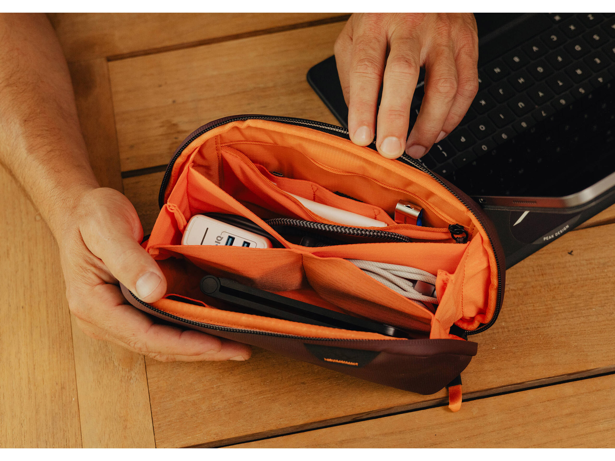 Чехол Peak Design Tech Pouch Small, для аксессуаров, цвет Eclipse, бордо