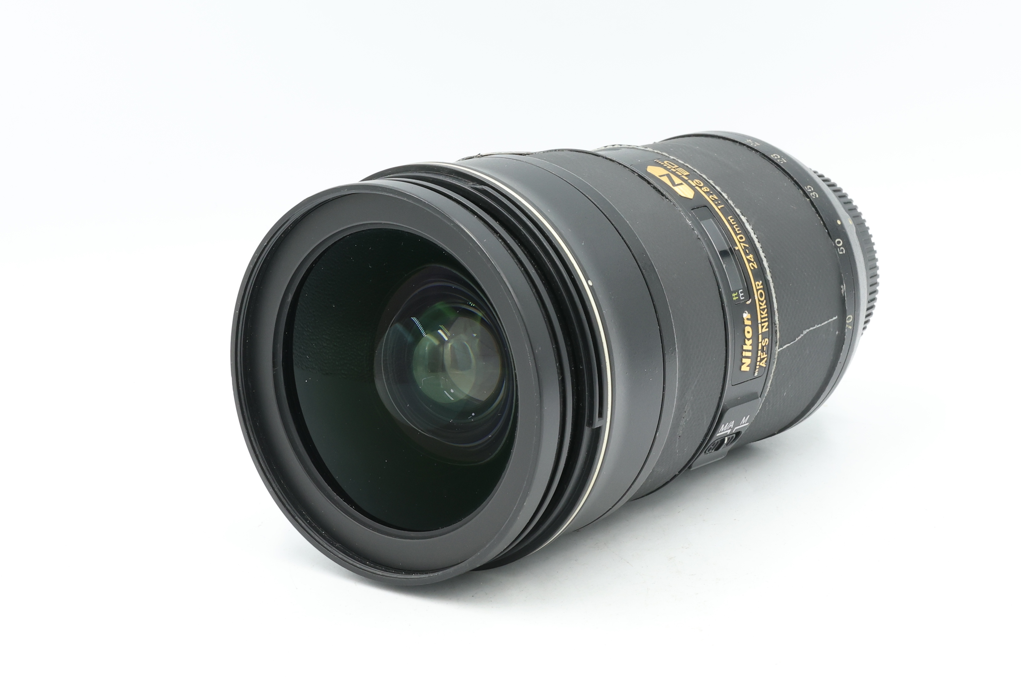 Объектив Nikon AF-S 24-70mm f/2.8G ED  - с.н. 889332 (состояние 3) (б/у)