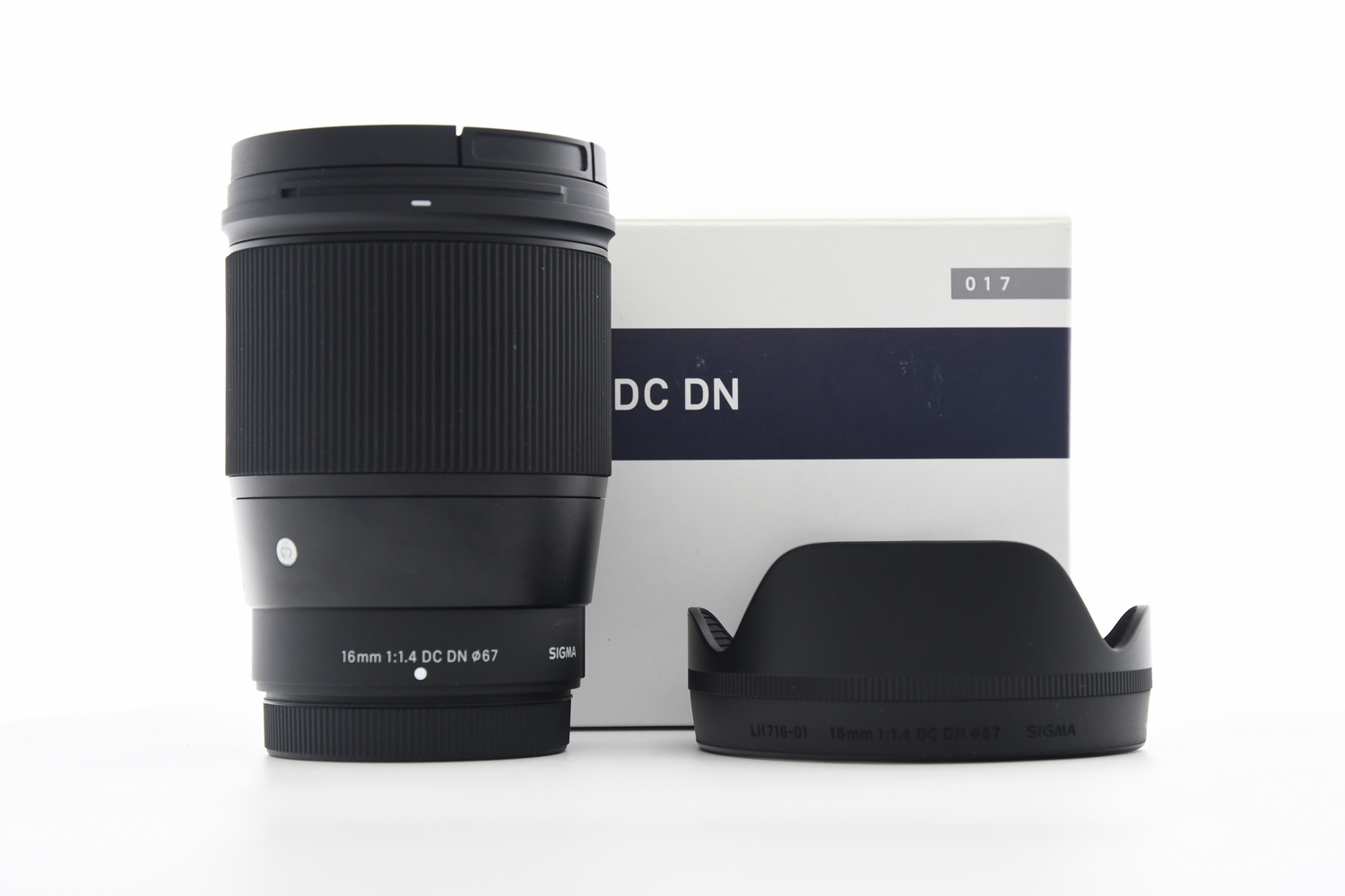 Объектив Sigma 16mm f/1.4 DC DN Fuji X (состояние like new) (б/у)