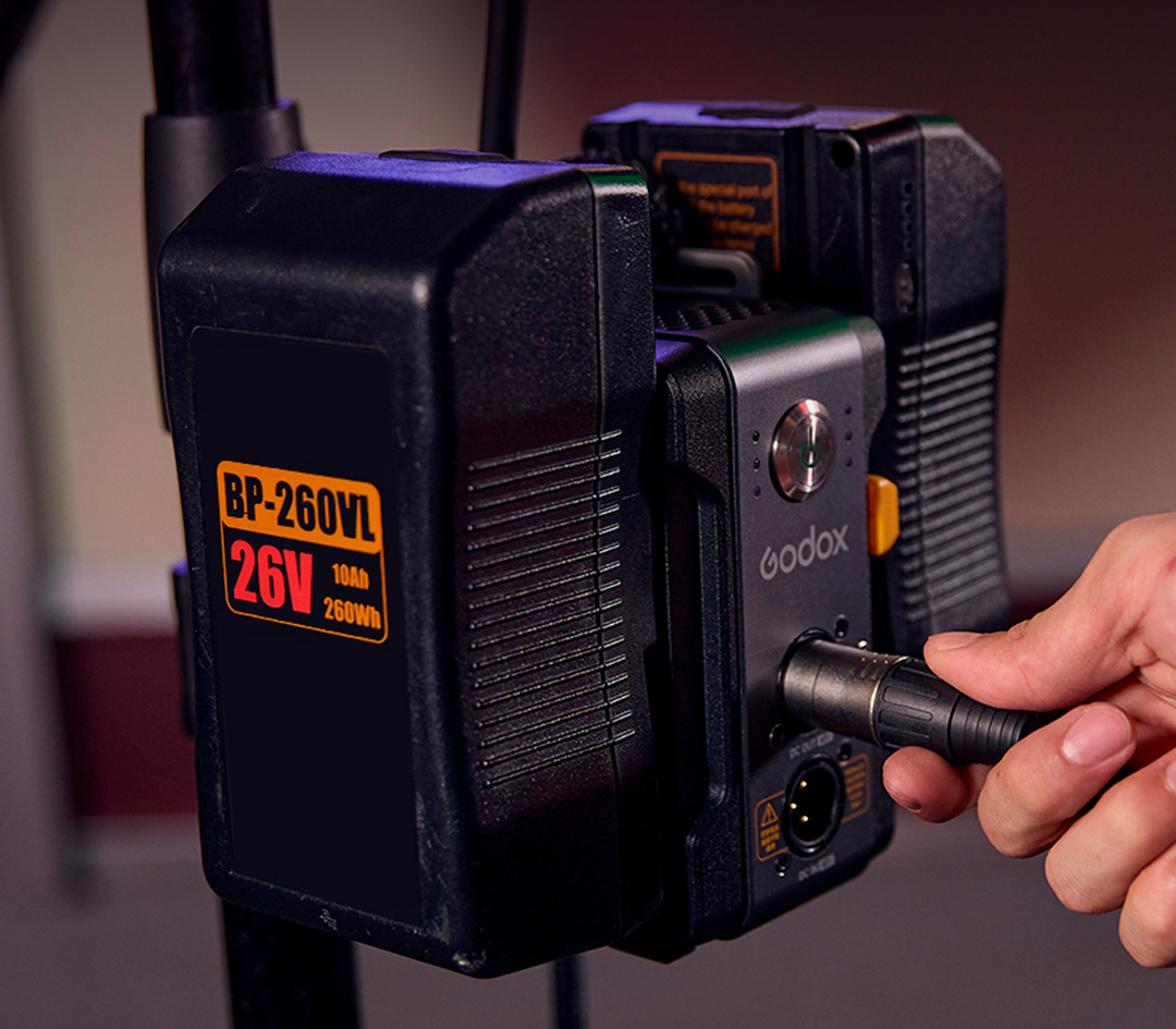 Осветитель Godox Litemons LA300R, 1800-10000К, RGB, 300 Вт