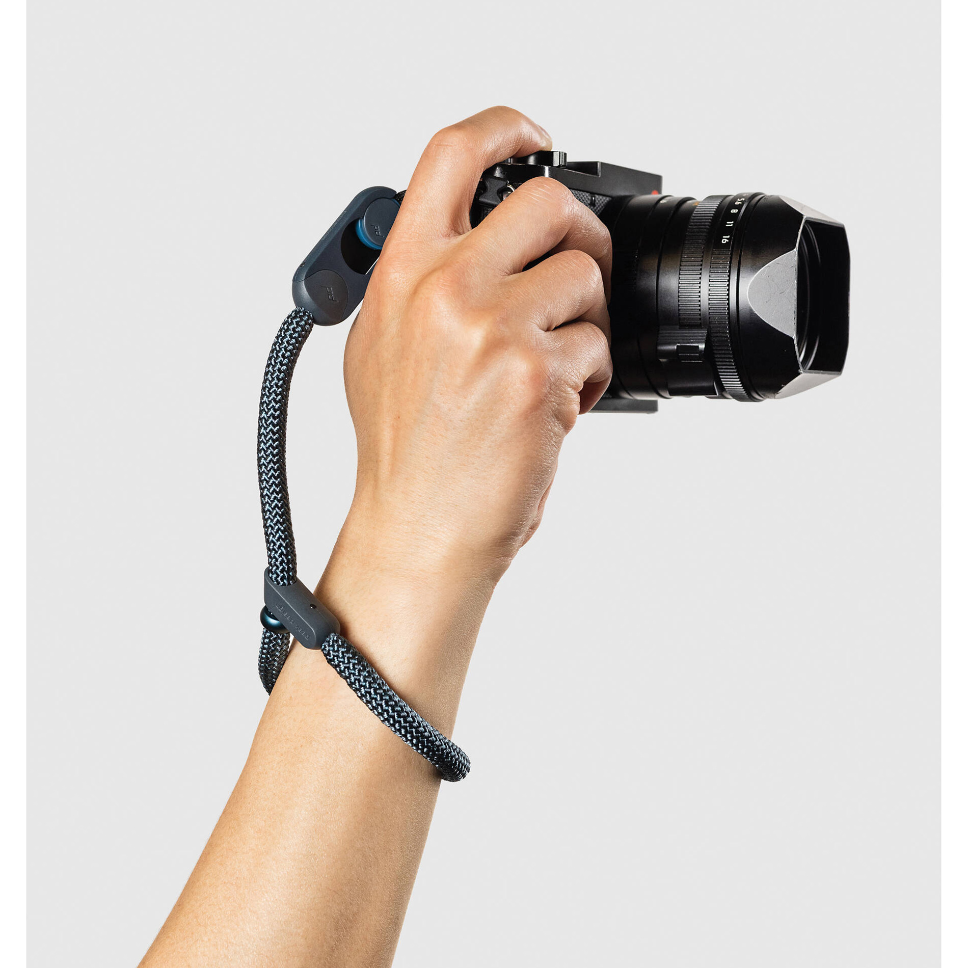 Ремень на запястье Peak Design Cuff Leather Ocean, океанический синий
