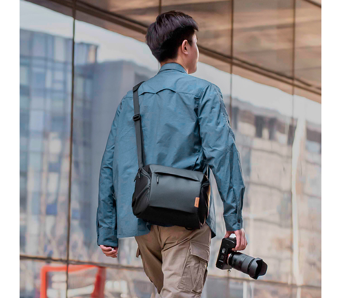 Сумка PGYTECH OneGo Shoulder Bag 6L Deep Navy (уцененный)