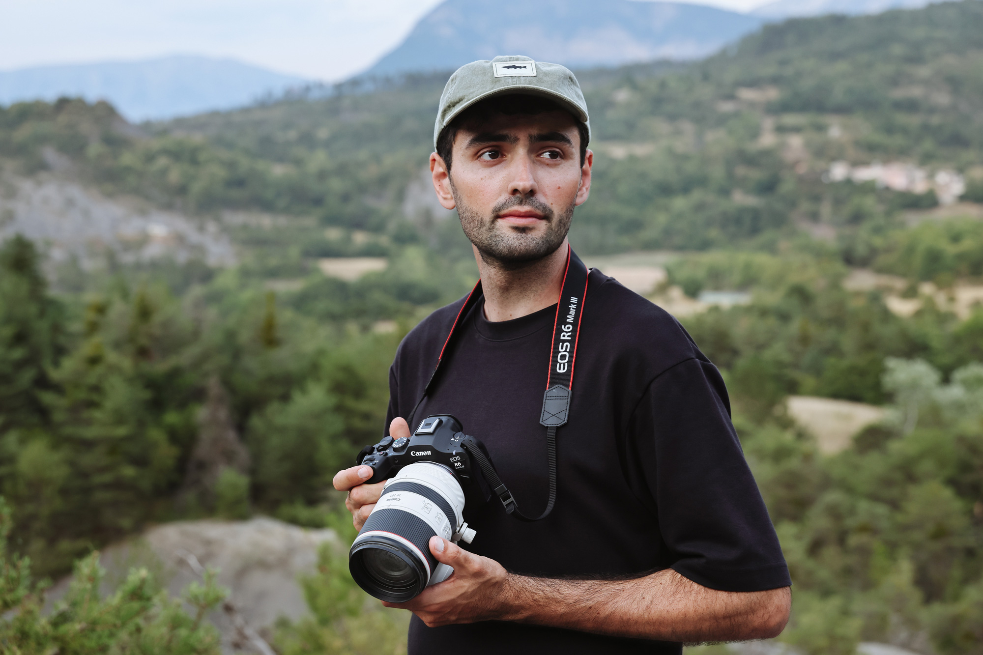 Беззеркальный фотоаппарат Canon EOS R6 Mark III Body